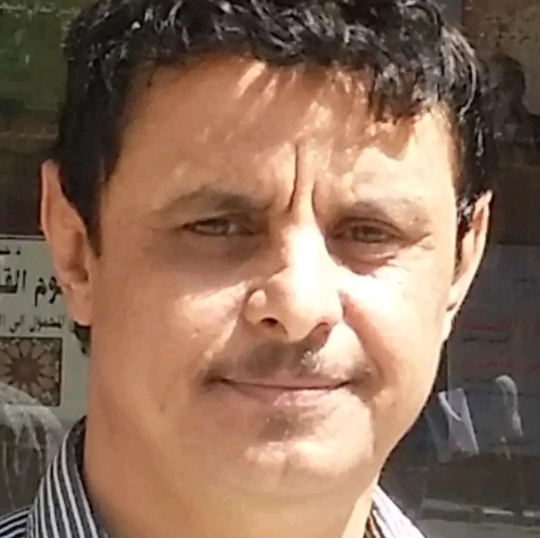 كاتب صحفي يهاجم رواتب المسؤولين ويصف الشعب بـ&rdquo;المسطول&rdquo;