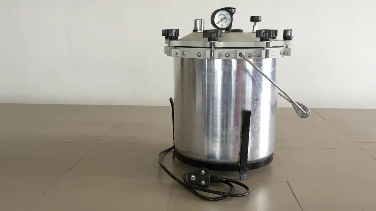 · alat perkakas yang akan disteril harus dicuci terlebih dahulu. Autoclave Functions And How To Use It Sinaumedia