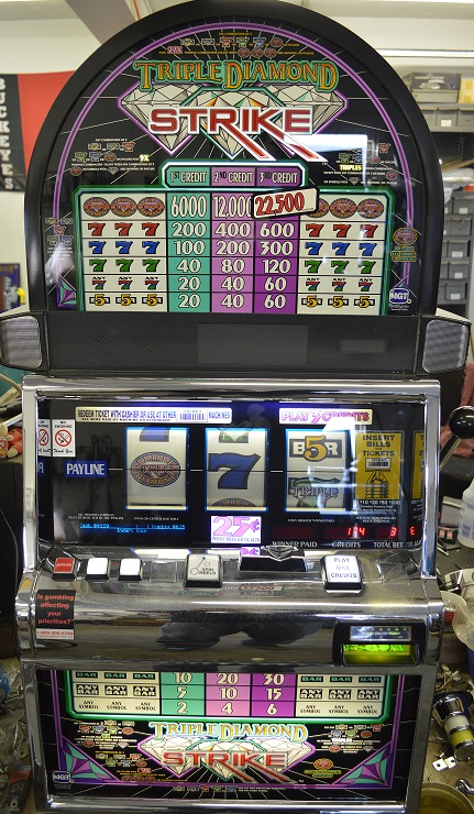 Available special features include a jackpot bonus and a free spins round . Triple Diamond Strike - Slot Machines Unlimited