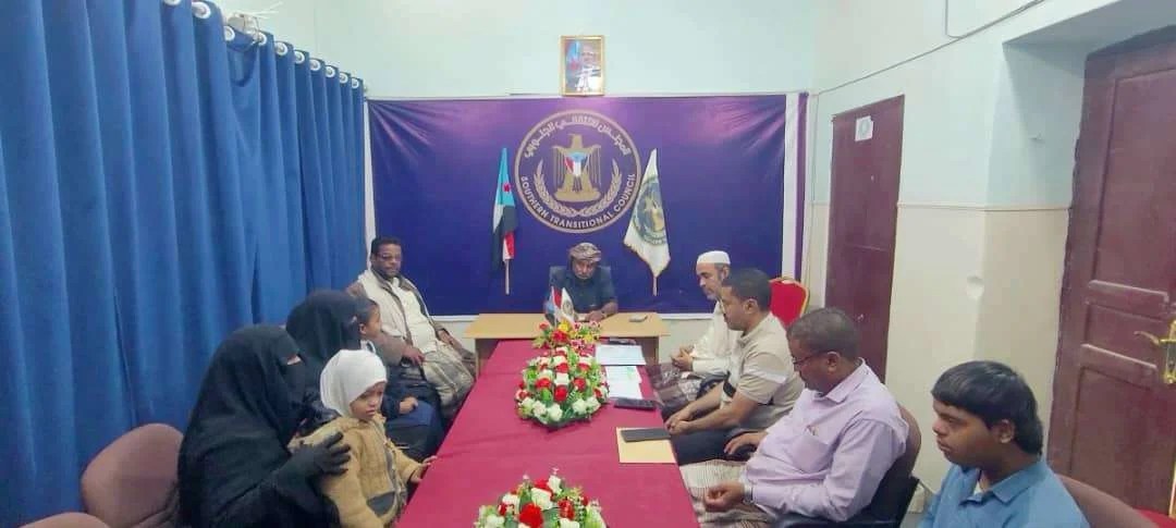 رئيس تنفيذية انتقالي تريم يلتقي إدارة مركز إرادة لذوي الإعاقة الذهنية رئيس تنفيذية انتقالي تريم يلتقي إدارة مركز إرادة لذوي الإعاقة الذهنية