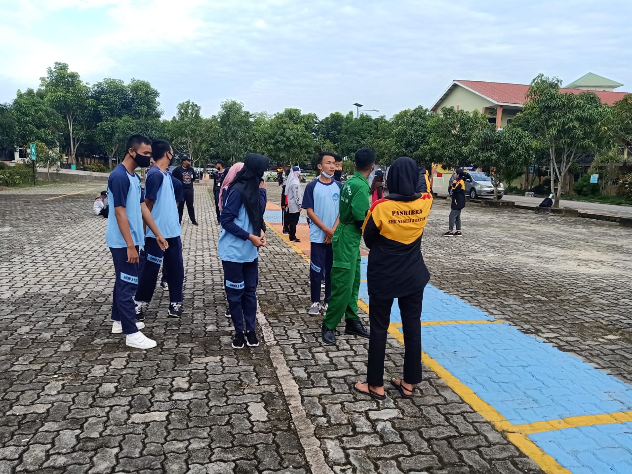 Persiapan Upacara Peringatan Hari Sumpah Pemuda ke-92” – SMK NEGERI 5 BATAM