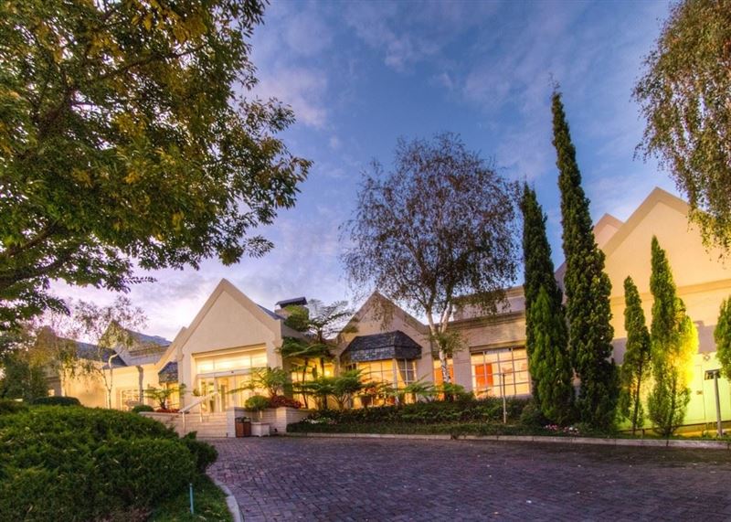 34+ Luxury Park Inn Sandton - A Quick Getaway to Tsogo Sun's Sandton Sun Hotel and Spa / The crimson of a maple leaf in vermont, an oak’s burnished orange in the smoky mountains, the brilliant go.