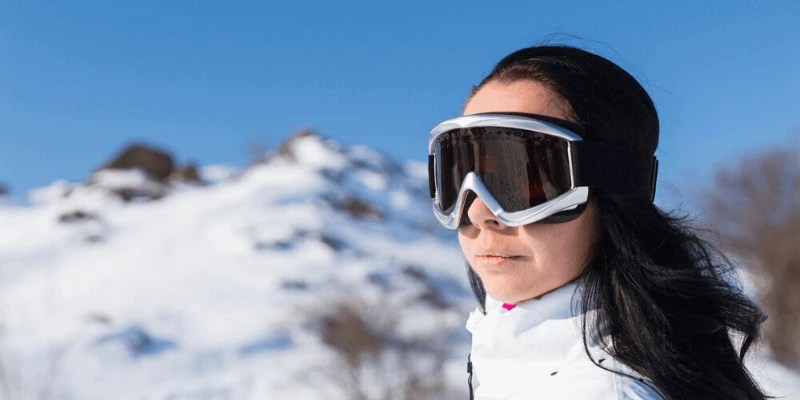 Migraine and tinnitus are common comorbidities and are both associated with a more severe presentation of the syndrome. Snow Blindness 101: Symptoms, Causes and FAQs