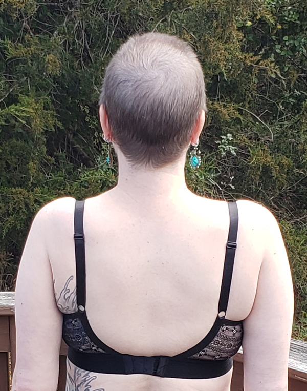 Back image of Lyzy on the body with arms down