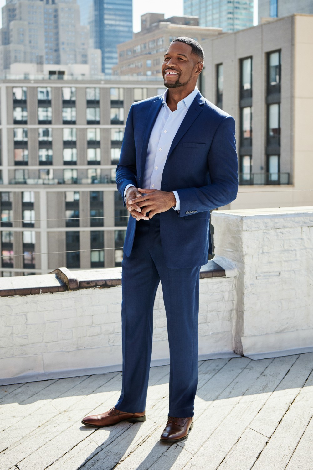Michael Strahan Brings Casual Denim 
