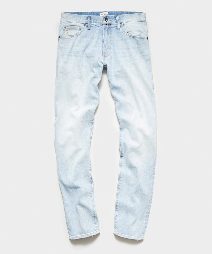 9 Ways to Wear Men's Light-Wash Jeans 