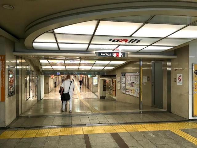 スタバ なんばウォーク店 コンセントないの スタバ なんばウォーク店 コンセントないの