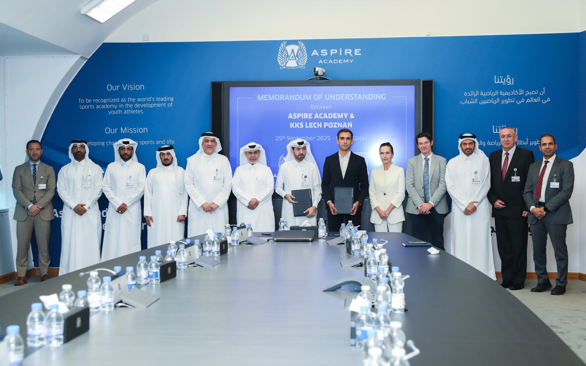 أكاديمية أسباير ونادي ليخ بوزنان البولندي يوقعان شراكة استراتيجية&nbsp;لتطوير الطلاب الرياضيين