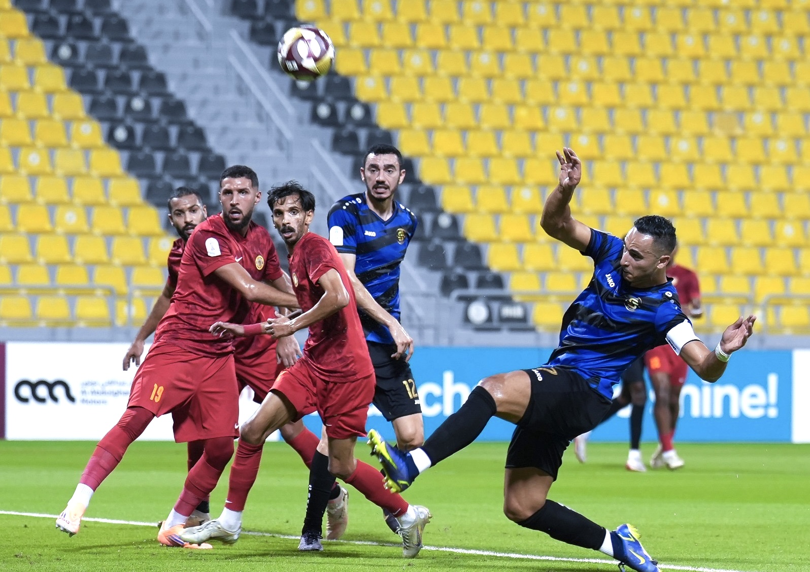 صراع محتدم بين أربع فرق لتأمين البقاء في الدوري وتجنب الهبوط صراع محتدم بين أربع فرق لتأمين البقاء في الدوري وتجنب الهبوط