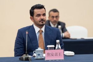 الشيخ جوعان يجتمع مع عضو مجلس الدولة بجمهورية الصين الشعبية