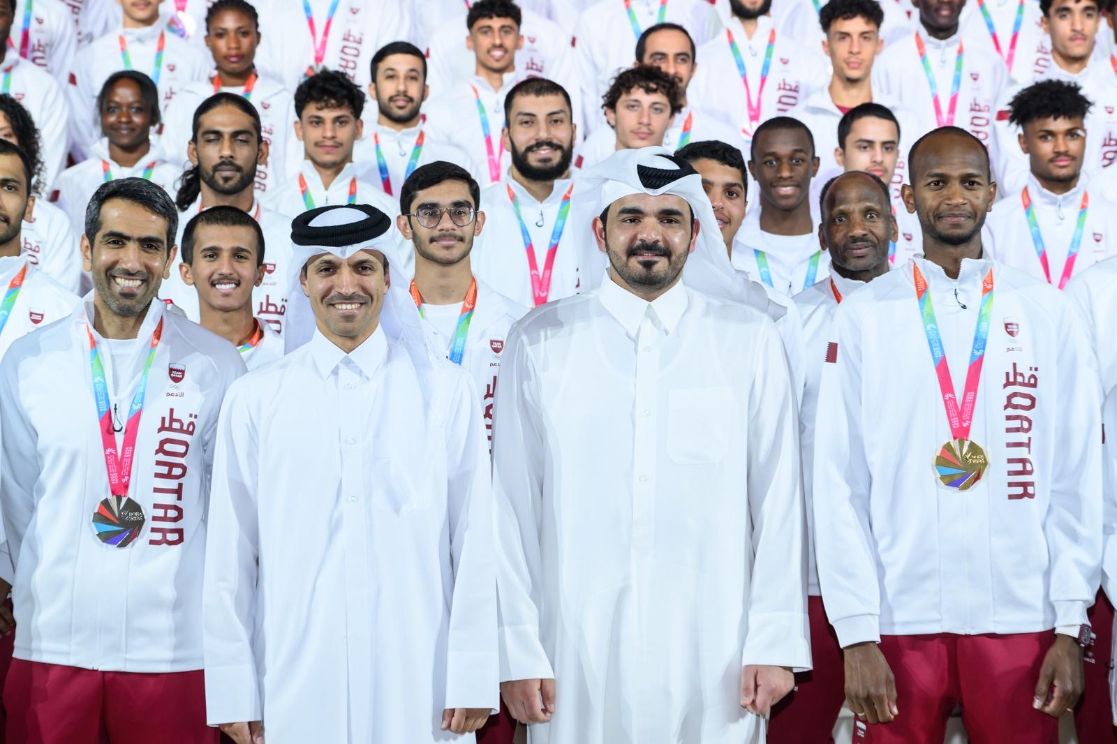 الشيخ جوعان يحتفي بأبطال الأدعم بعد الإنجاز التاريخي الخليجي في الدوحة 2026