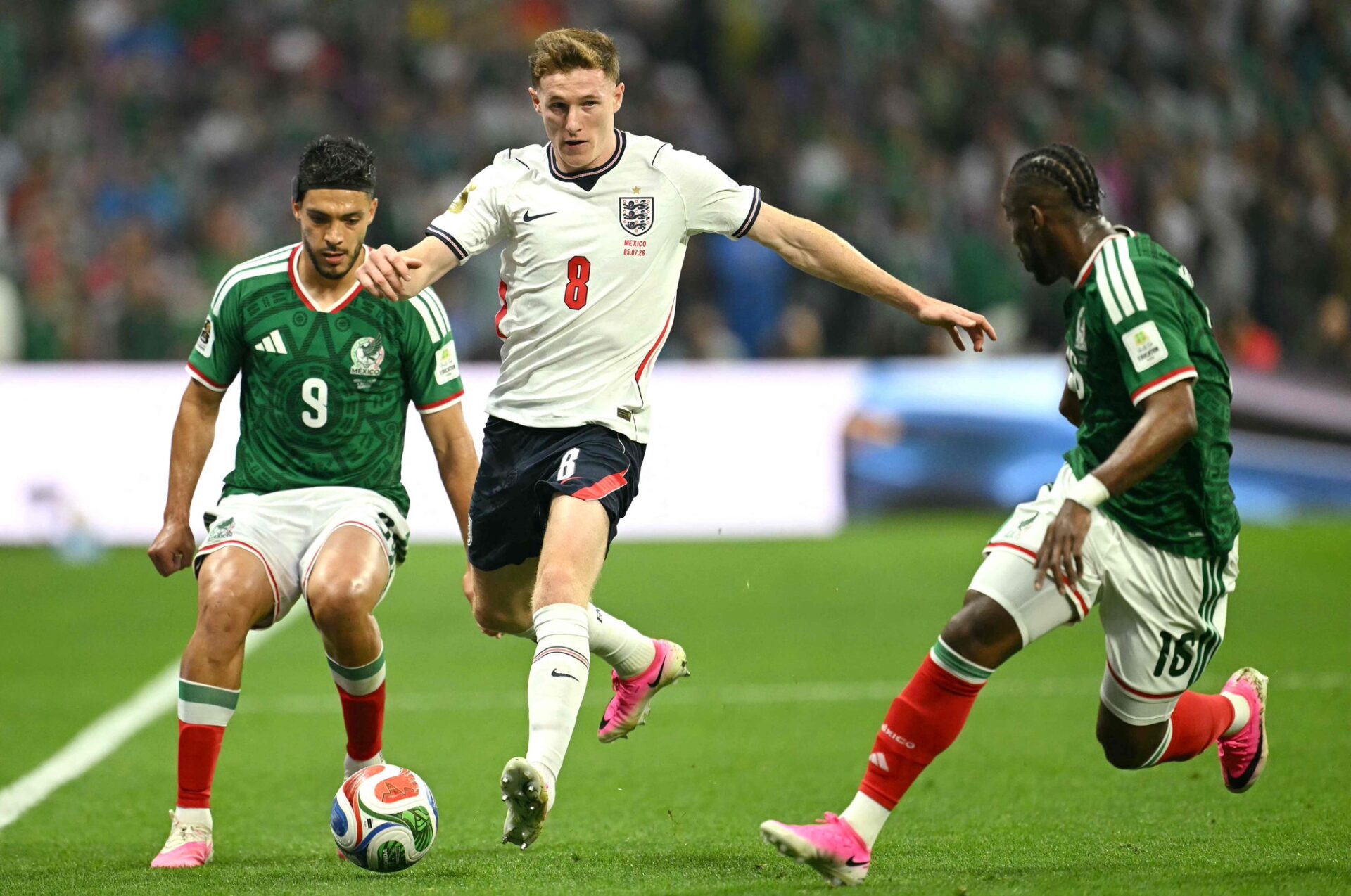 منتخب انكلترا يتأهل الى ربع نهائي المونديال على حساب مضيفه المكسيك منتخب انكلترا يتأهل الى ربع نهائي المونديال على حساب مضيفه المكسيك