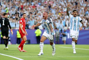 منتخب الأرجنتين يتأهل الى نصف نهائي كأس العالم بعد فوزه بثلاثية على سويسرا