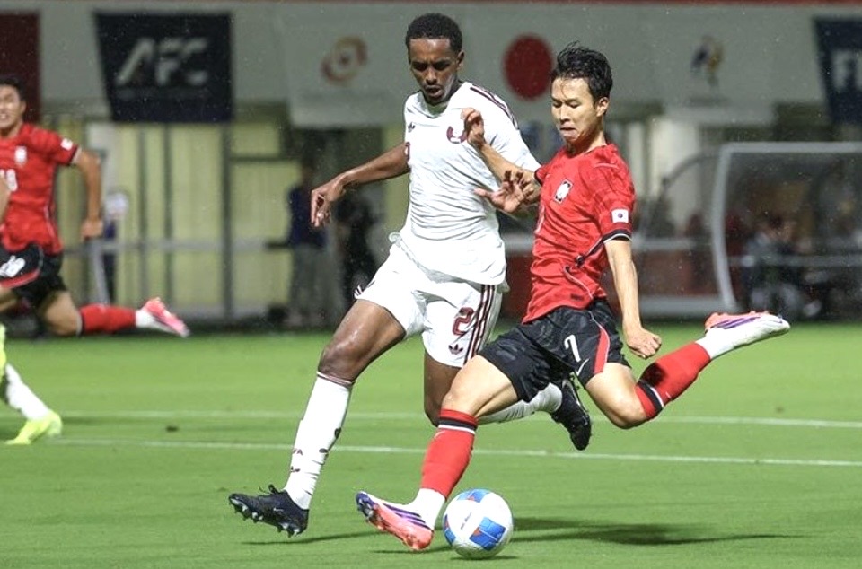 المنتخب الأولمبي القطري يخسر أمام نظيره الكوري الجنوبي في مسابقة كرة القدم بدور الألعاب الآسيوية المنتخب الأولمبي القطري يخسر أمام نظيره الكوري الجنوبي في مسابقة كرة القدم بدور الألعاب الآسيوية
