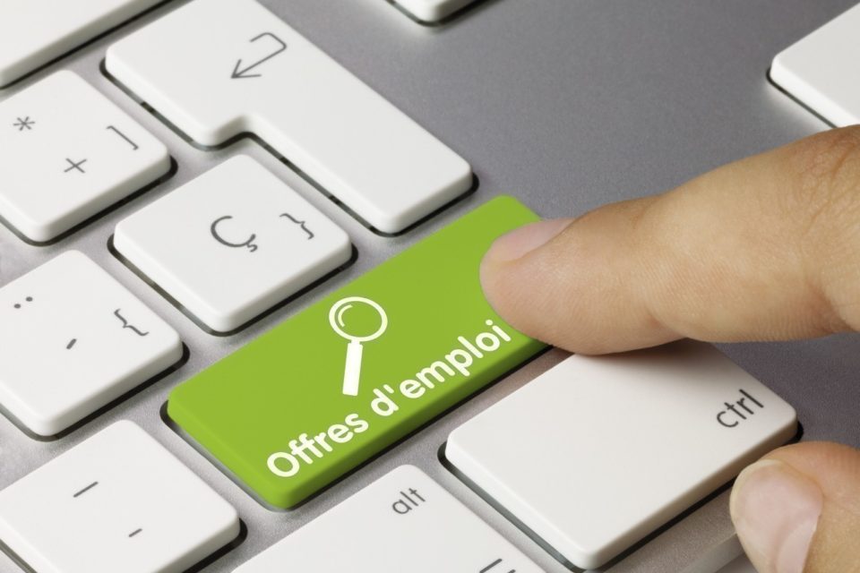 Veille des offres, coordonnées des recruteurs, cv adapté. Pendant Le Confinement Faut Il Continuer A Repondre Aux Offres D Emploi Metropolitain