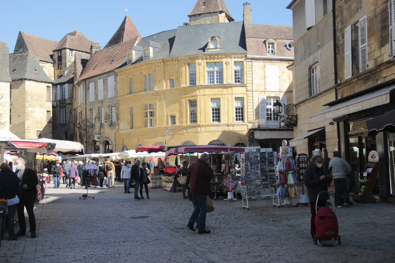 Retrouvez toute l'info de dordogne (24) en direct : Dordogne Le Marche De Sarlat Dans Le Top 5 Reussir Le Perigord