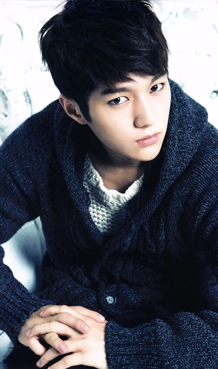 kim sunggyu **23 years old** **studies in economics in chonnam national university ** ** grew up in an orphanage** nam woohyun **21 years old** L - Infinite - Asiachan KPOP Image Board