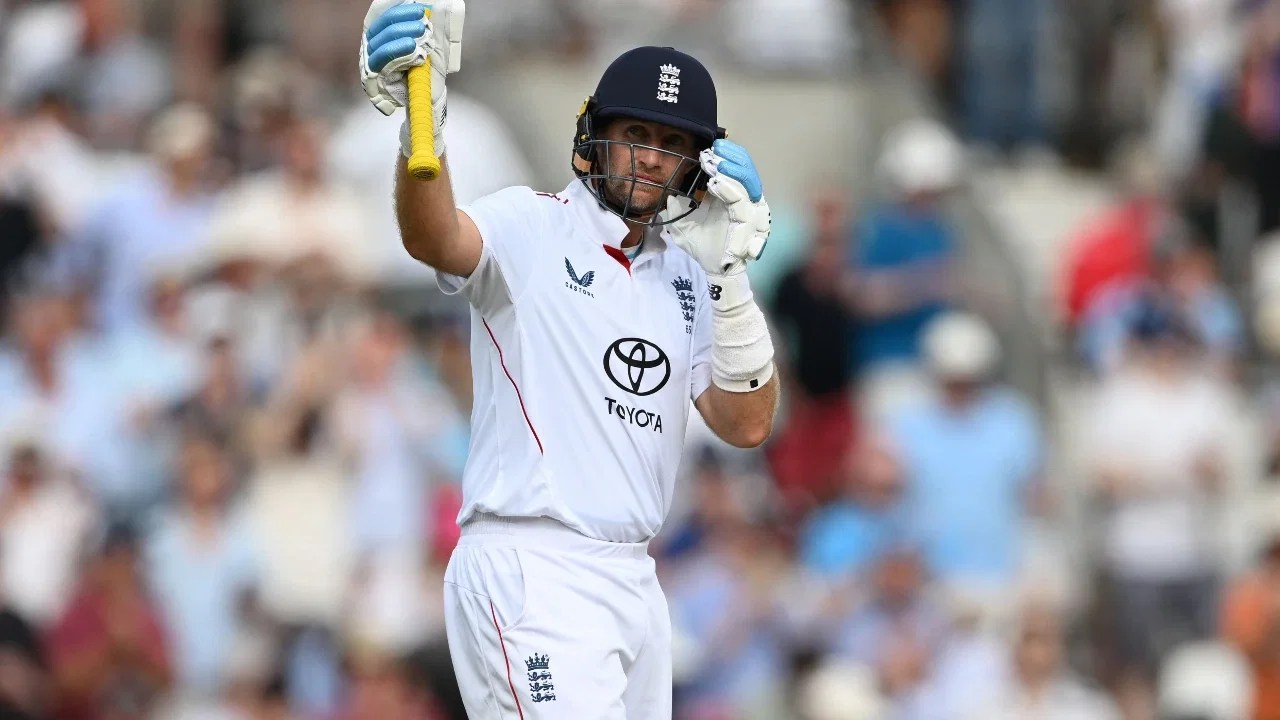 Joe Root creates double history as he rescues England at The Oval Joe Root creates double history as he rescues England at The Oval