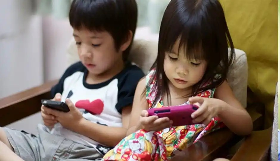 By ben stockton last updated 11 november 2021. 90 percent of kids over 6 will own mobile phones by 2020