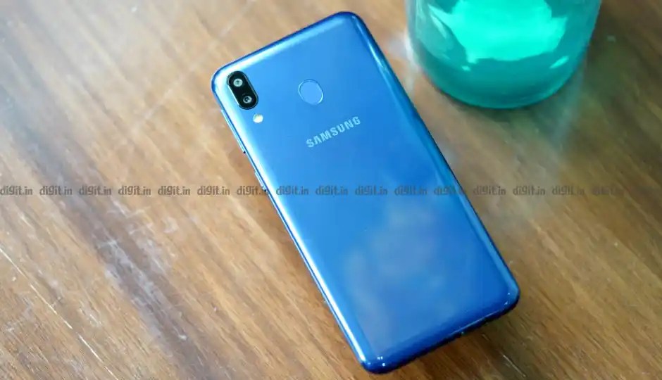 Sedangkan galaxy m20 mengusung warna ocean blue dan charcoal black. Samsung Galaxy M20 64GB Review | Digit.in