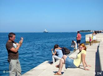 U Hrvatskoj Zbog Lijepih Plaza Ali Neka Kupanje Bude Besplatno Panorama Dw 08 08 2011