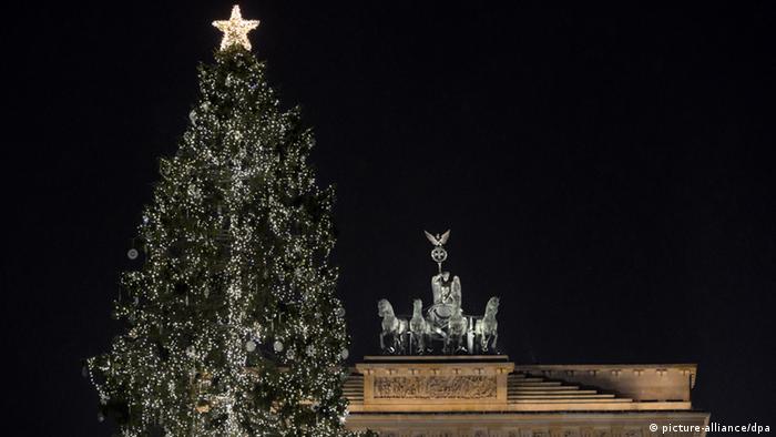El árbol de navidad es una de las cosas más divertidas que se pueden hacer en las fechas navideñas. La Frondosa Historia Del Arbol De Navidad Alemania Hoy Dw 18 12 2012