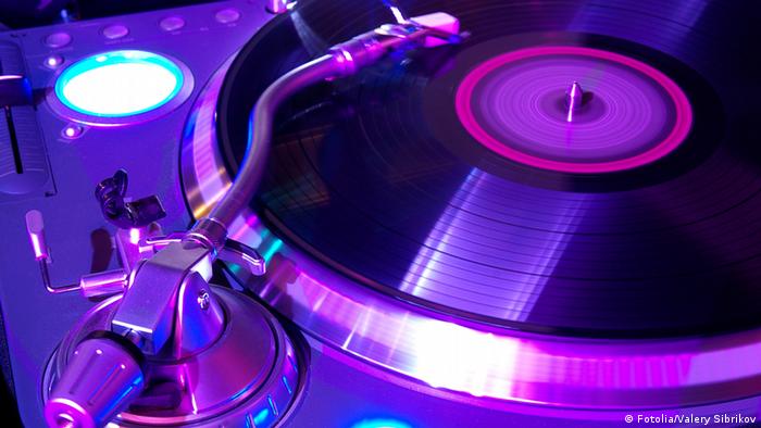 Audio glow music visualizer and live wallpapers updated to 2.0 with. German Band Kraftwerk Gets Boost On Sampling Copyright Case Music Dw 12 12 2018