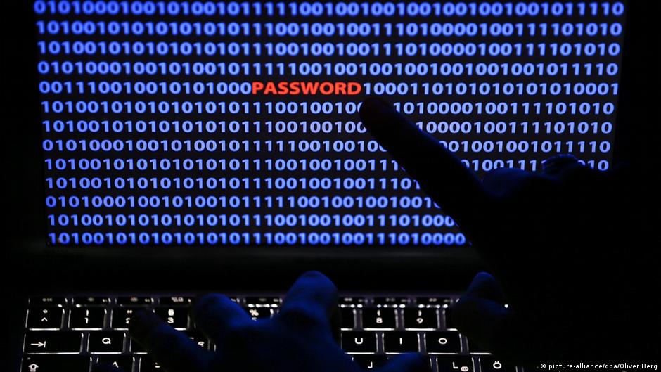 وأضافت السفيرة الأميريكية أن حمزة اعترف بالوقائع المنسوبة إليه في 26 يونيو الماضي، حيث قام بزرع برامج خبيثة لقرصنة حسابات مالية في انتظار إصدار حكم نهائي خلال . ÙÙÙØ© Ø§ÙØ³Ø± Ø¯Ø±Ø¹Ù ÙÙ Ø¹Ø§ÙÙ Ø§ÙØ¥ÙØªØ±ÙØª ÙØ§Ø®ØªØ± Ø£ÙÙØ§ÙØ§ Ø¹ÙÙÙ ÙØªÙÙÙÙÙØ¬ÙØ§ Ø¢Ø®Ø± Ø§ÙØ§ÙØªØ´Ø§ÙØ§Øª ÙØ§ÙØ¯Ø±Ø§Ø³Ø§Øª ÙÙ Dw Ø¹Ø±Ø¨ÙØ© Dw 26 02 2017