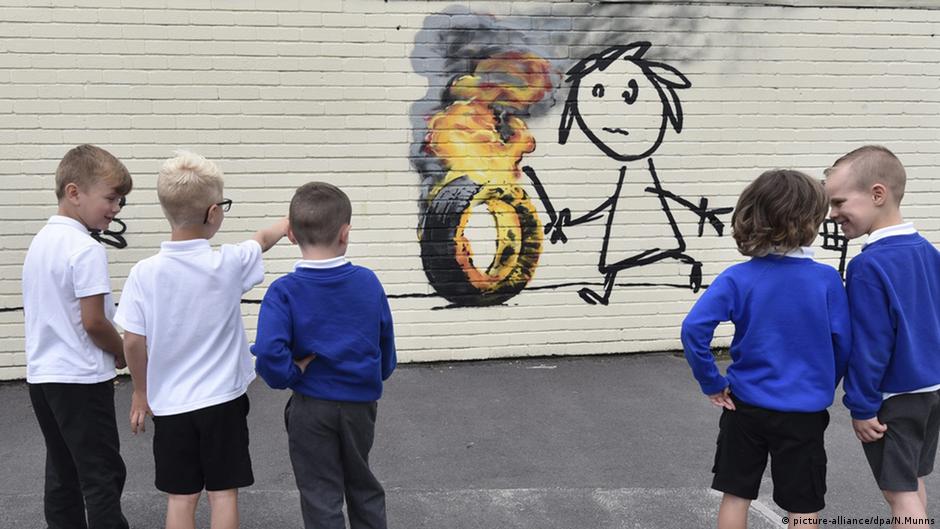Kunst Mit Pseudonym Wer Ist Eigentlich Banksy Kunst Dw 25 09 2020