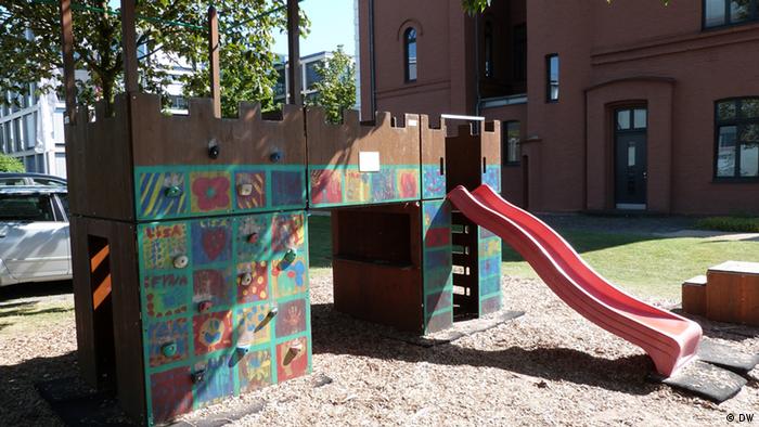 нарисовать рожают