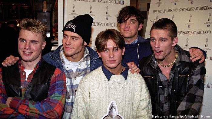 Listen to feel on spotify. Robbie Williams New Album Is A Blast From The Past Music Dw 04 11 2016