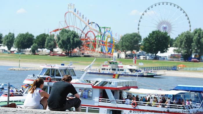 Jan 10, 2022 · an original sports anime directed by former kyoto animation staffer hiroko utsumi (banana fish), on its face, sk8 the infinity is equal parts radical and ridiculous, and full … Authorities take precautions as rivers across Germany continue to flood