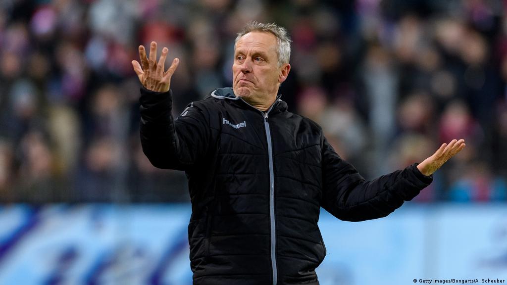 Mit 18 jahren begann seine profikarriere als fußballspieler beim. Freiburg Christian Streich Nils Petersen And An Unusual Recipe For Success Sports German Football And Major International Sports News Dw 13 12 2017