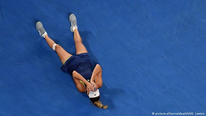 Zum auftakt war mit simona halep eine weitere . Caroline Wozniacki Wins Australian Open Final News Dw 27 01 2018