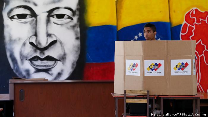 Les électeurs sont appelés à . Nicolas Maduro Wins Venezuela Presidential Election News Dw 21 05 2018