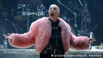 Deutschland (germany) is a song by german neue deutsche härte band rammstein. Rammstein Releases First Studio Album In 10 Years Culture Arts Music And Lifestyle Reporting From Germany Dw 17 05 2019