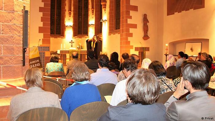 See more ideas about gereja, arsitektur gereja, desain gereja. Pendeta Perempuan Indonesia Di Jerman Pelayanan Di Negeri Orang Negeri Orang Kisah Unik Warga Indonesia Di Jerman Dw 08 06 2019