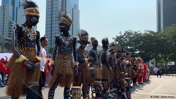 Gambar awan yang belum diwarnai hd download now gambar mewarnai awan. Gambar Monas Yang Belum Diwarnai : Peringatan Hari Santri Dianugerahi Rekor Muri Nasional Tempo