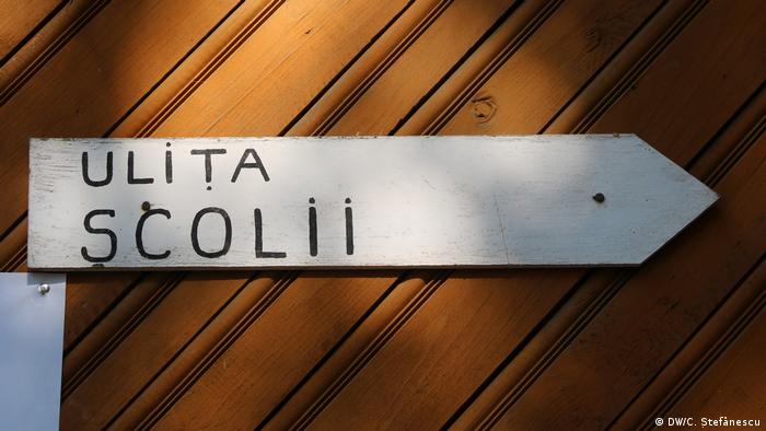 Elevii incep scoala mai repede in aceasta toamna. Ceremoniile RealitÄÈii Ècoala RomaneascÄ Trebuie DepolitizatÄ Romania Dw 10 09 2021