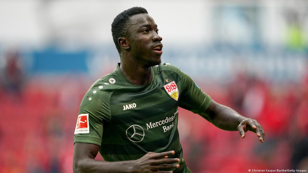 Passé par le paris fc, le joueur congolais est … Stuttgart Striker Silas Wamangituka Reveals True Identity Sports German Football And Major International Sports News Dw 08 06 2021