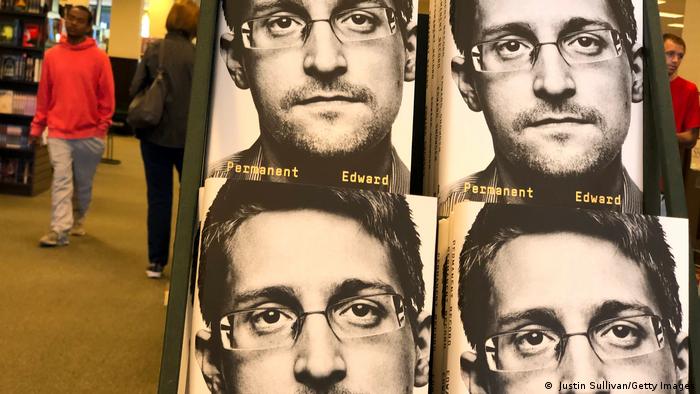Edward joseph snowden wurde am 21. Edward Snowden Darf Ganz In Russland Bleiben Aktuell Welt Dw 22 10 2020