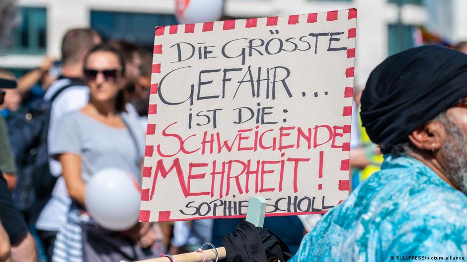 Sophie Scholl Und Anne Frank Was Haben Ns Opfer Mit Corona Zu Tun Deutschland Dw 25 11 2020