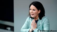 Ihr politischer aufstieg ging rasend schnell. Annalena Baerbock Germany News And In Depth Reporting From Berlin And Beyond Dw 11 08 2021