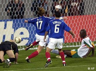 France national soccer team 2002 fifa world cup t shirt size x large. Senegal Upsets France In Inaugural Match News And Current Affairs From Germany And Around The World Dw 31 05 2002