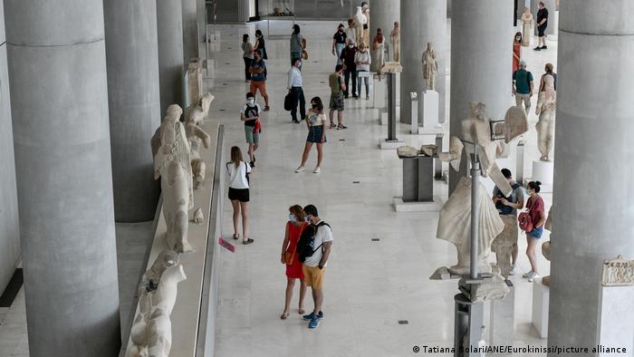 Signing out of account, standby. Coronavirus Greece Is Officially Open But Will The Tourists Come Dw Travel Dw 19 05 2021