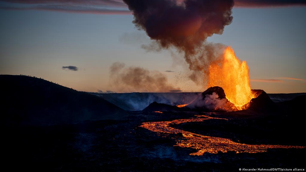 How A Volcano Saved Iceland S Travel Industry Dw Travel Dw 09 07 2021