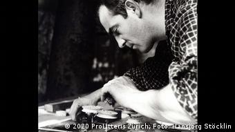 Jean Tinguelys Kunst Geht Auf Reisen Kultur Dw 16 07 2021