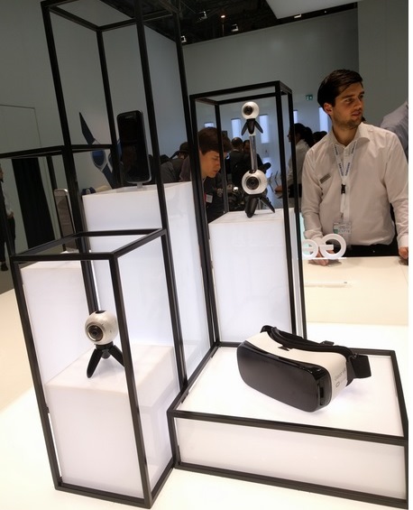 But if you’re more extroverted and prefer the company, a fun travel tour for singles could be the best option. Mwc Virtual Reality Gets Big Facebook Push In Barcelona