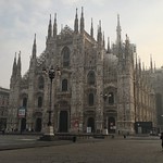 Milan : Early morning in the piazza Duomo