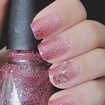 nail art pink gradient